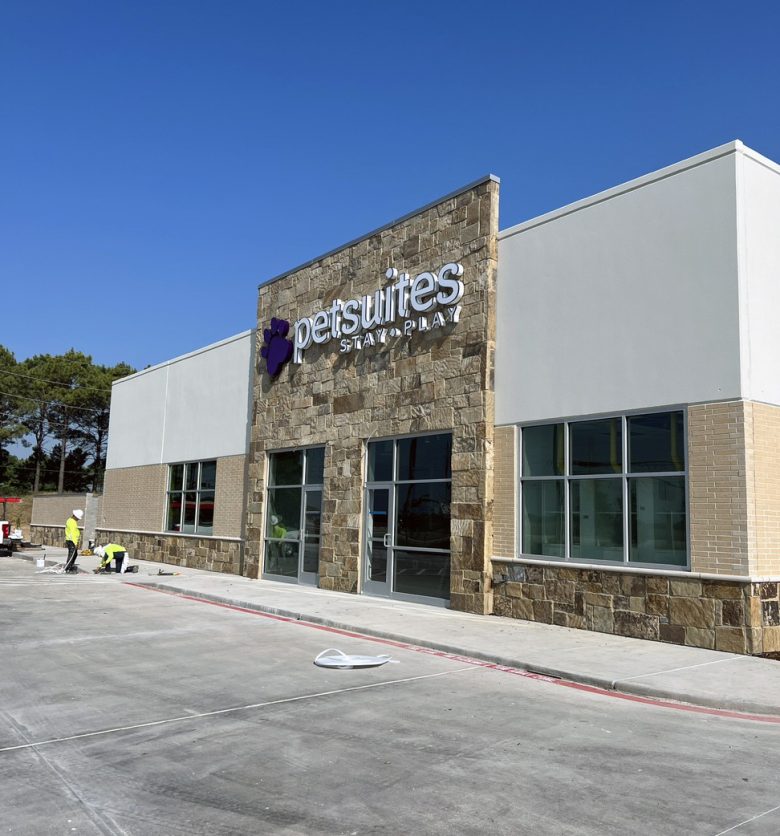 PetSuites Cross Creek